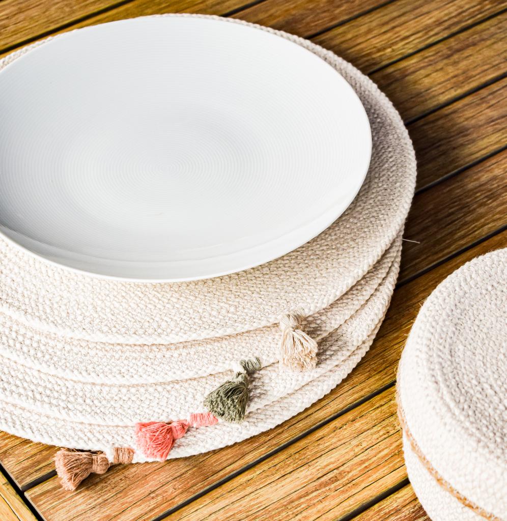 [M-02tc] Cabo Placemats -with color mini tassel