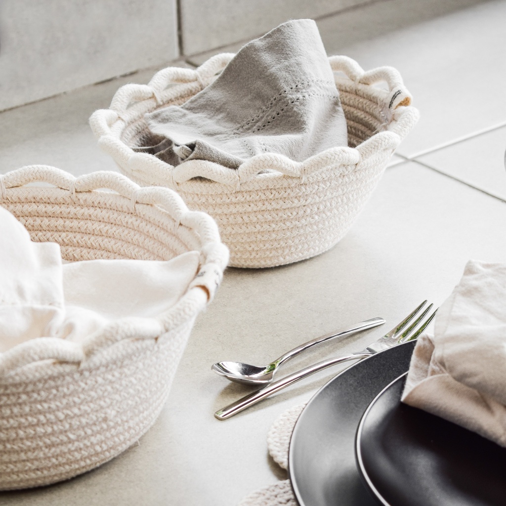 [M-40] Camille Breadbasket Set