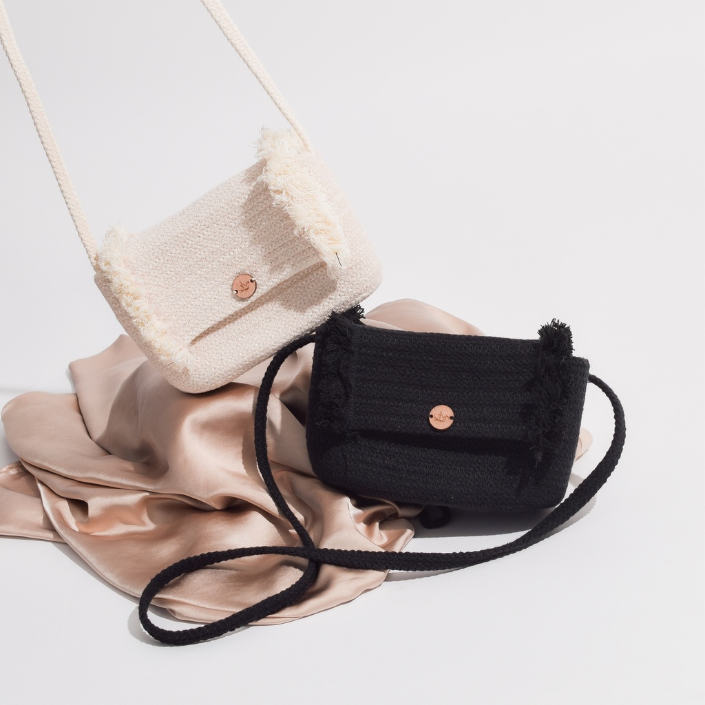 [H-84n] Matina Handbag/Crossbody Black